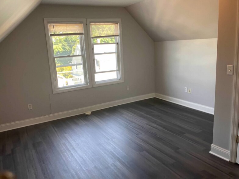 Building Photo - 69 Bennett St