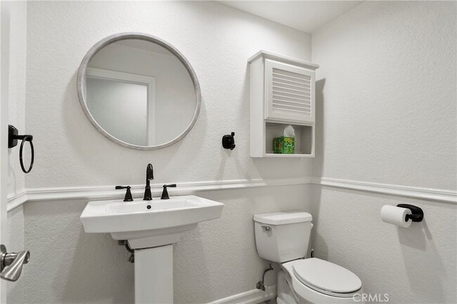 Building Photo - 28501 El Sur