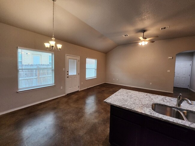 Building Photo - 620 Heathers Wy