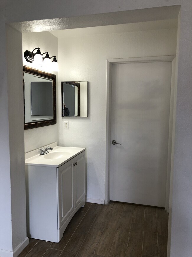 Building Photo - 8255 Ibis Club Dr