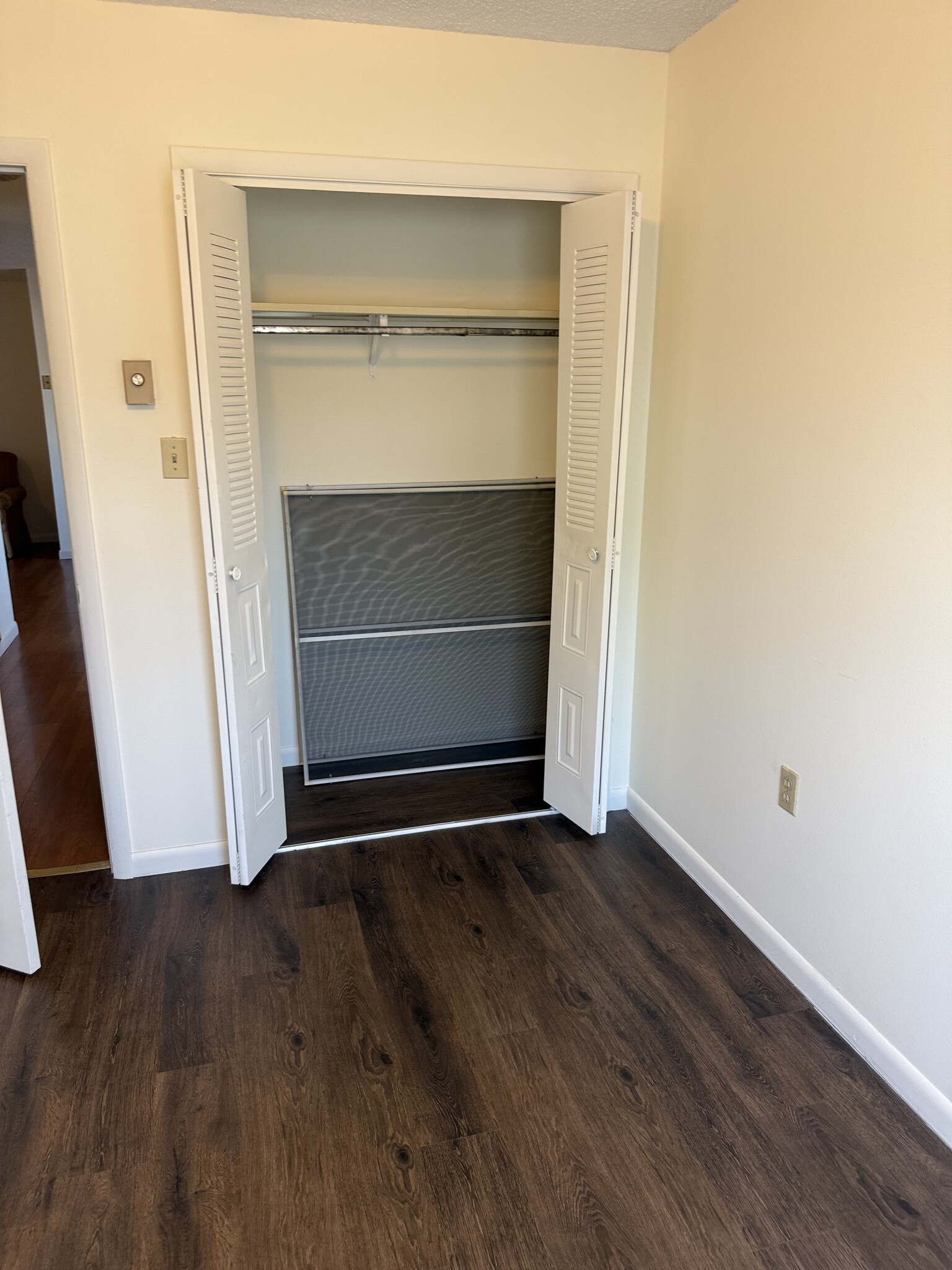 2nd Bedroom Closet - 926 Washington Blvd