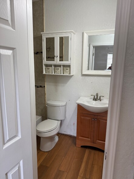 Building Photo - 6 Sunflower Cir