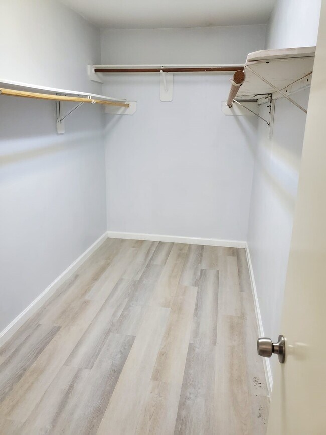 Building Photo - 3626 Nutwood Ln