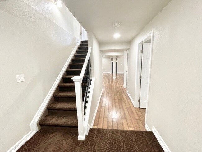 Building Photo - Stunning 4 Bed/4 Bath Home in Banning Lewis Ranch