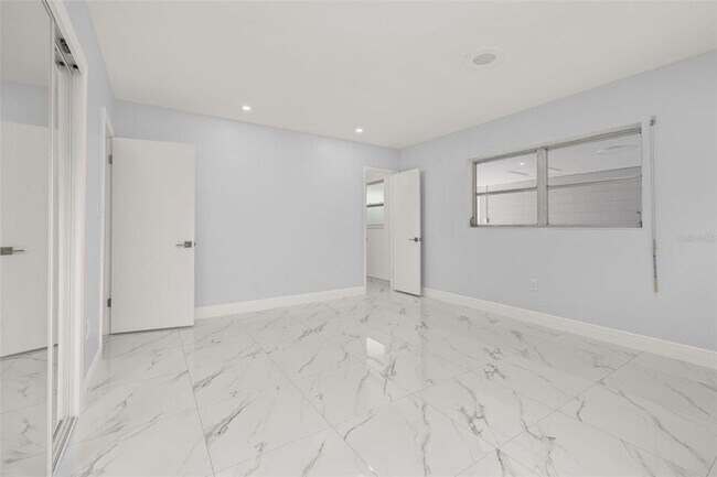 Building Photo - 930 Aultman Rd
