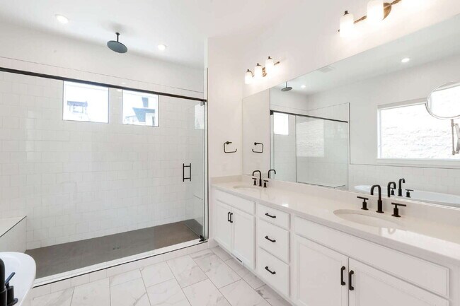Building Photo - Traverse Mountain | SPACIOUS LIVING | 6 BED 4 BATH SINGLE FAMLY HOME