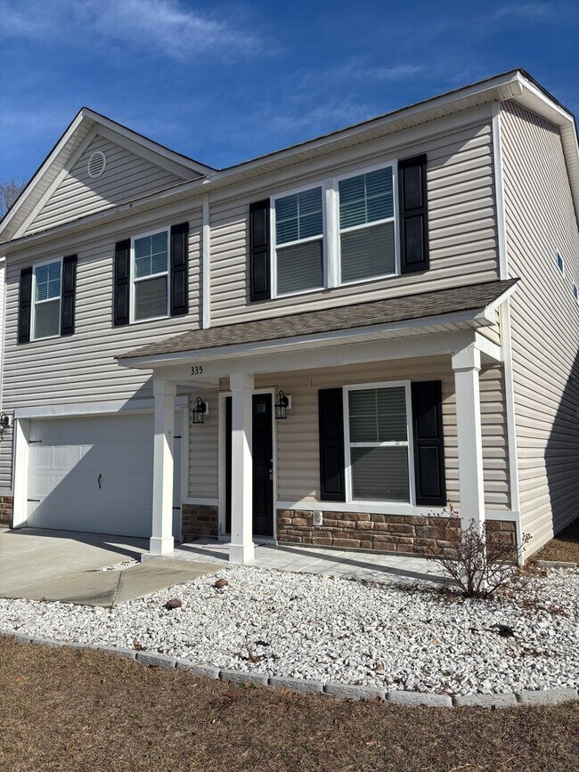 Building Photo - 5 bedroom 3 bath home in Pocalla Springs