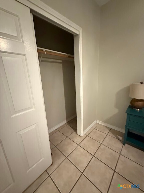 Building Photo - 1832 Canyon Lake Dr