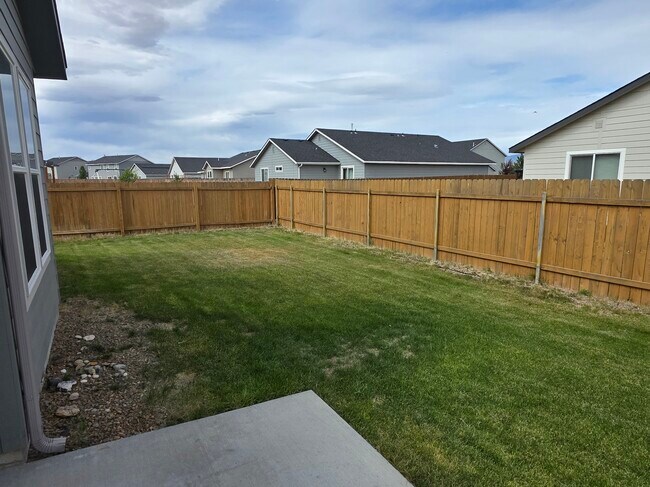 Building Photo - 1720 SW Gabar Ct