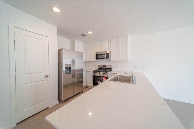 Building Photo - 6851 Eastern Cottonwood Ln