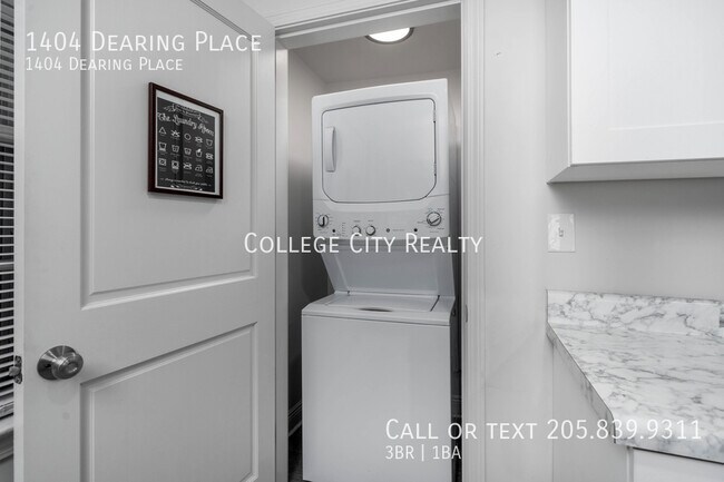 Building Photo - 1404 Dearing Pl