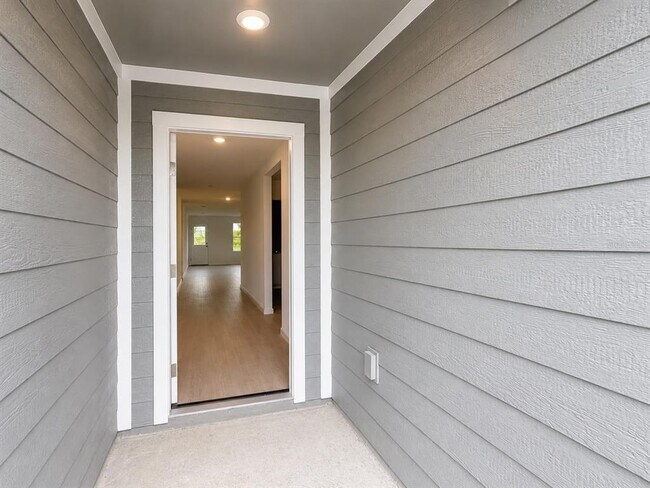 Building Photo - 431 ARTEMIS St