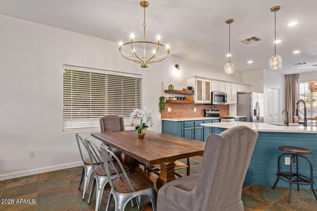 Building Photo - 2096 E Riviera Dr