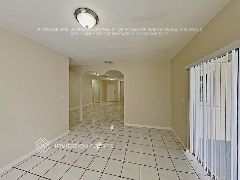 Building Photo - 6433 NW 21st Ct