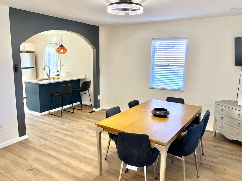 Building Photo - 6112 Modupeola Way