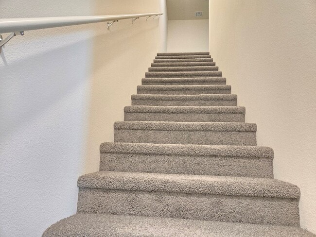 Building Photo - Kalea Trails Gated Cosmos Garden