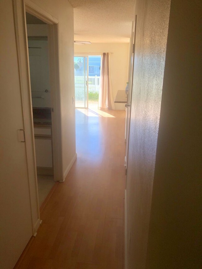 Building Photo - Spacious 2 Bedroom Apartment Available in ...