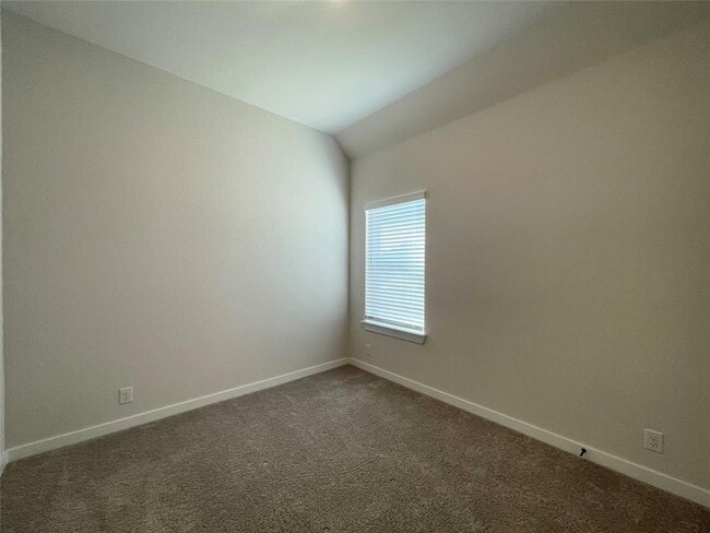 Building Photo - 128 Radnor Rd