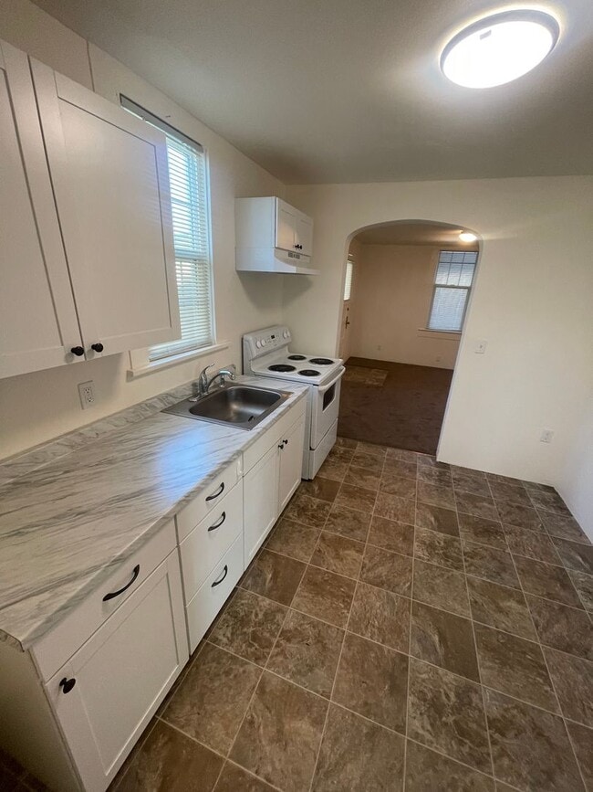 Building Photo - 530 Grove St