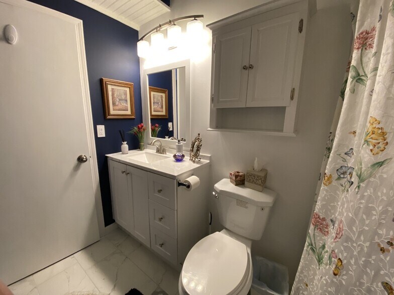 Full Bath Upstairs - 4 Staunton Ct
