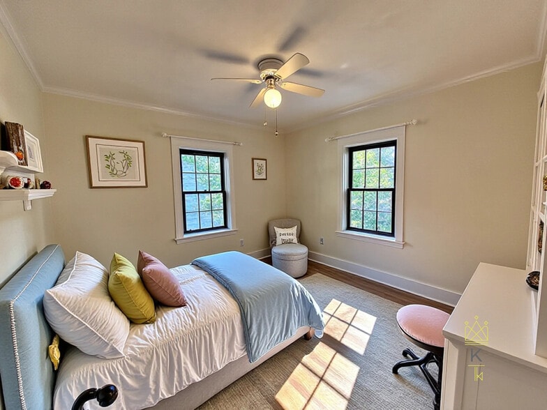 Building Photo - 33 Clearwater Rd