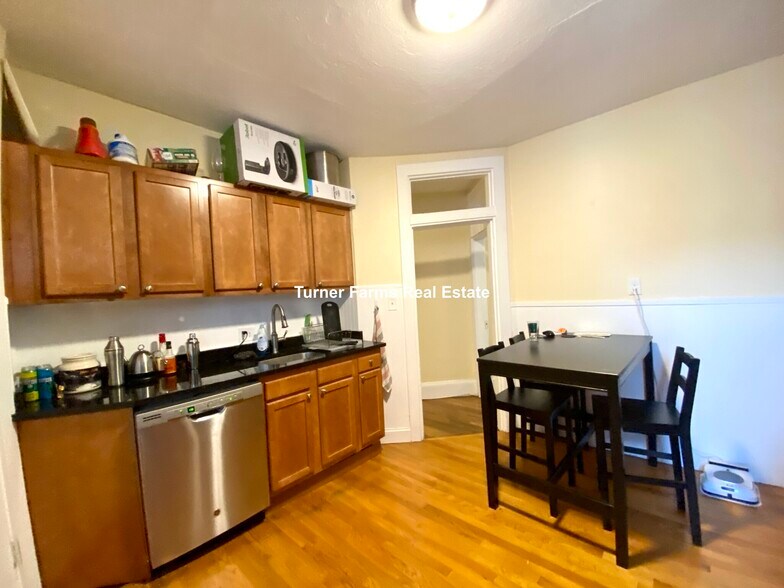 Building Photo - 59 Cedar St