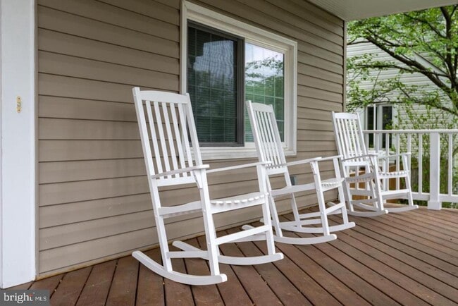 Building Photo - 5106 25th Pl N