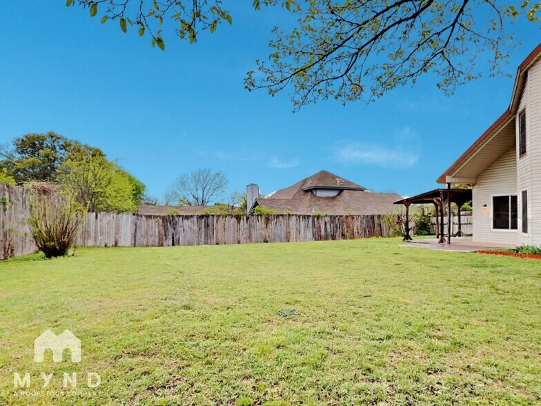 Building Photo - 6428 Fern Meadow Dr