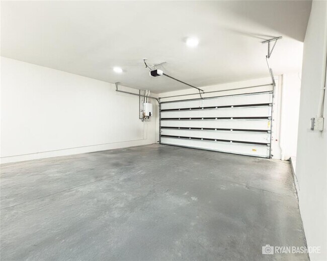 Building Photo - 627 Petit Wy