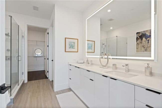 Building Photo - 788 West Marietta St NW