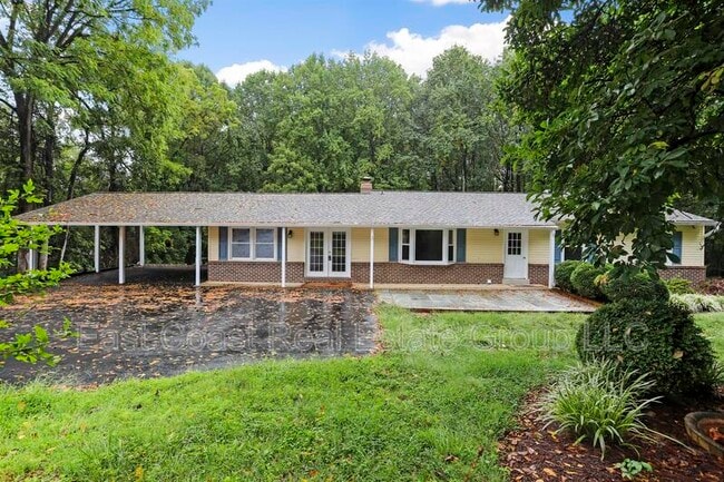 Primary Photo - 3395 Canary Ct