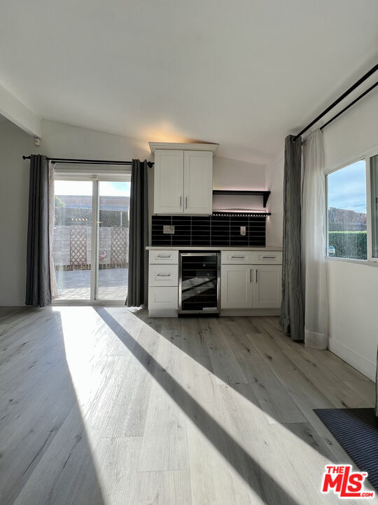 Building Photo - 848 W Irving Pl