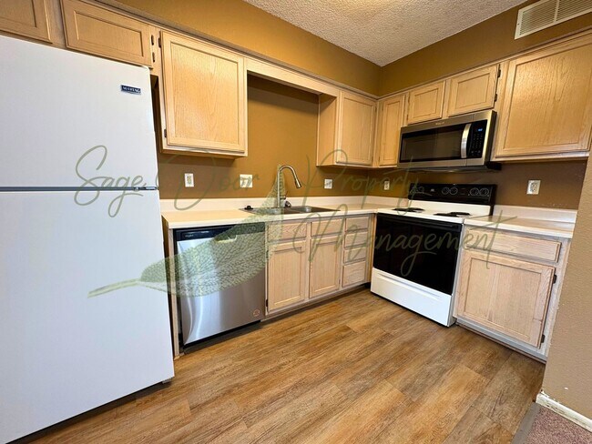 Building Photo - 505 NE 1st St