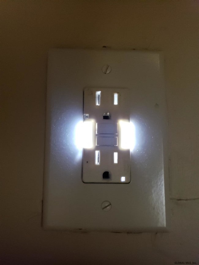 Building Photo - 718 East St