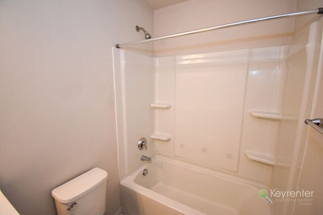 Building Photo - 32 Jessop Ln