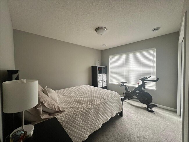 Building Photo - 7303 Fir Ln N