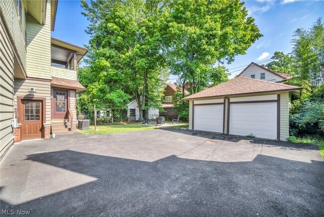 Building Photo - 2135 Coventry Rd