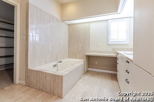 Building Photo - 9319 Oak Ledge Dr