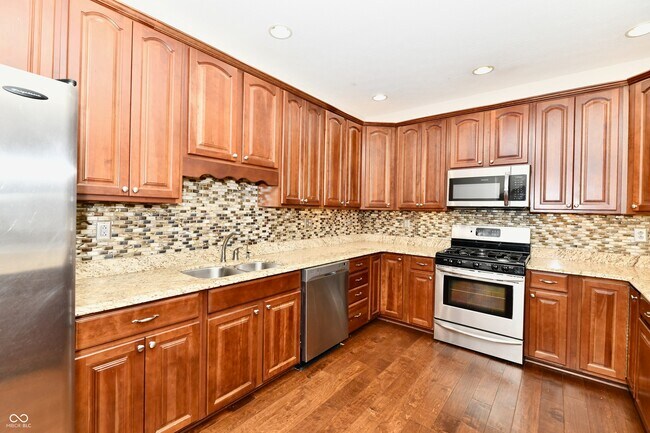 Building Photo - 8555 One W Dr