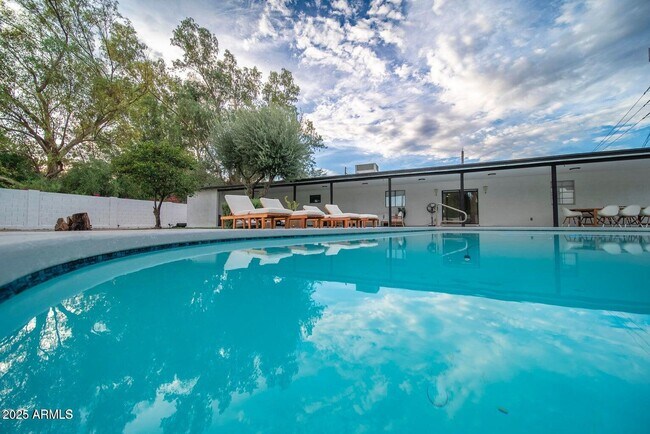 Building Photo - 11470 N 64th St