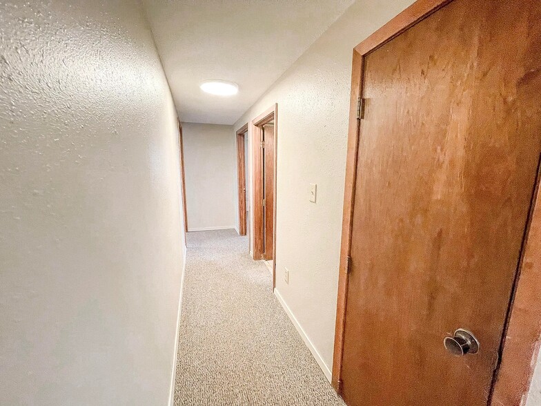 Building Photo - 811 7th St