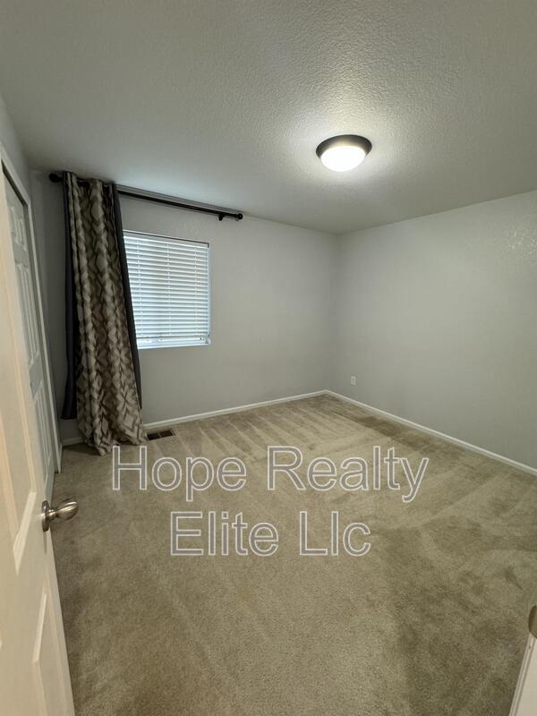 Building Photo - 7015 Preble Dr