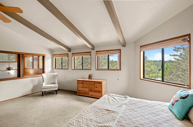 Building Photo - 2115 N Fox Hill Rd