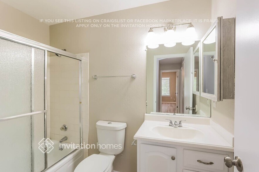 Building Photo - 16766 E Kent Dr