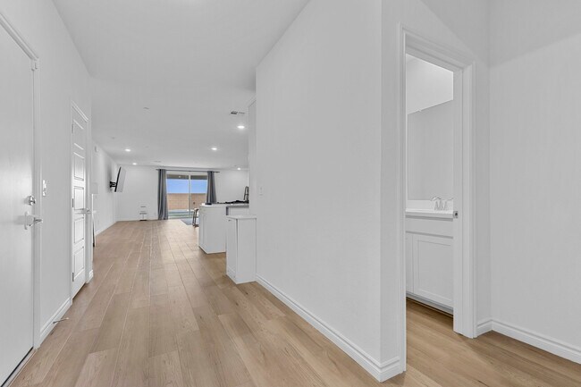 Building Photo - 3508 Liviana Gln Ave