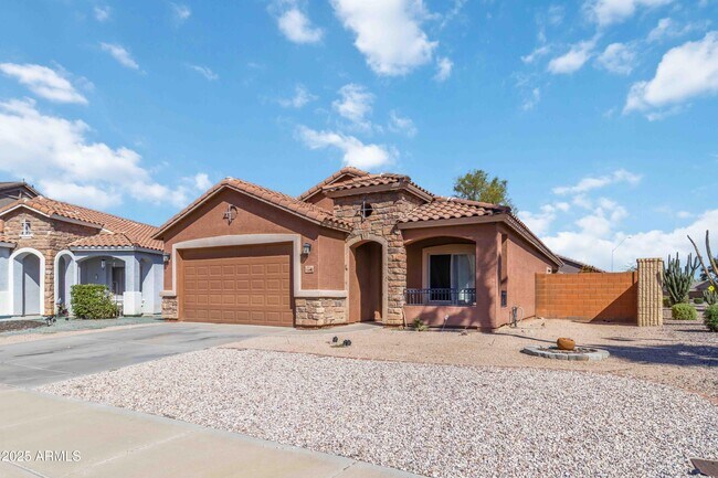 Primary Photo - 1186 Prickly Pear St