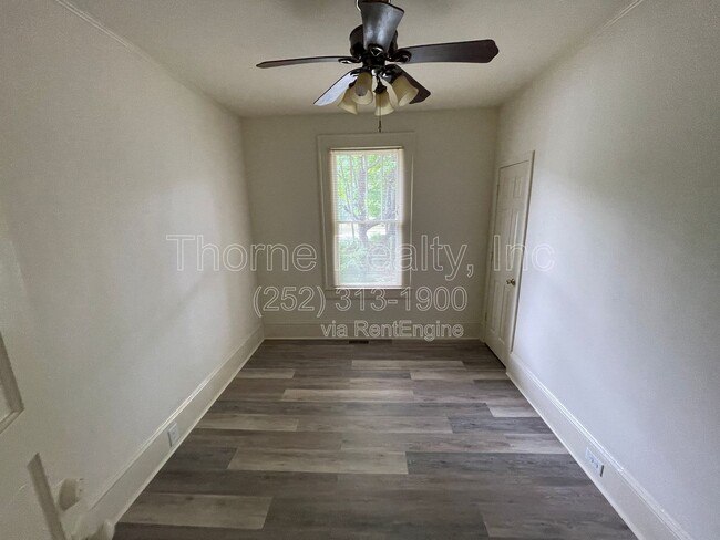 Building Photo - 1524 Sunset Ave