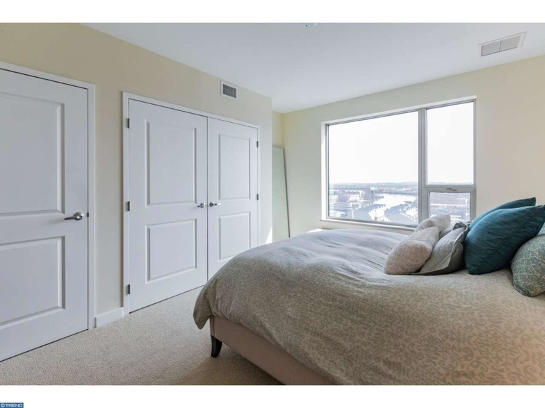 Building Photo - 105 Christina Landing Dr