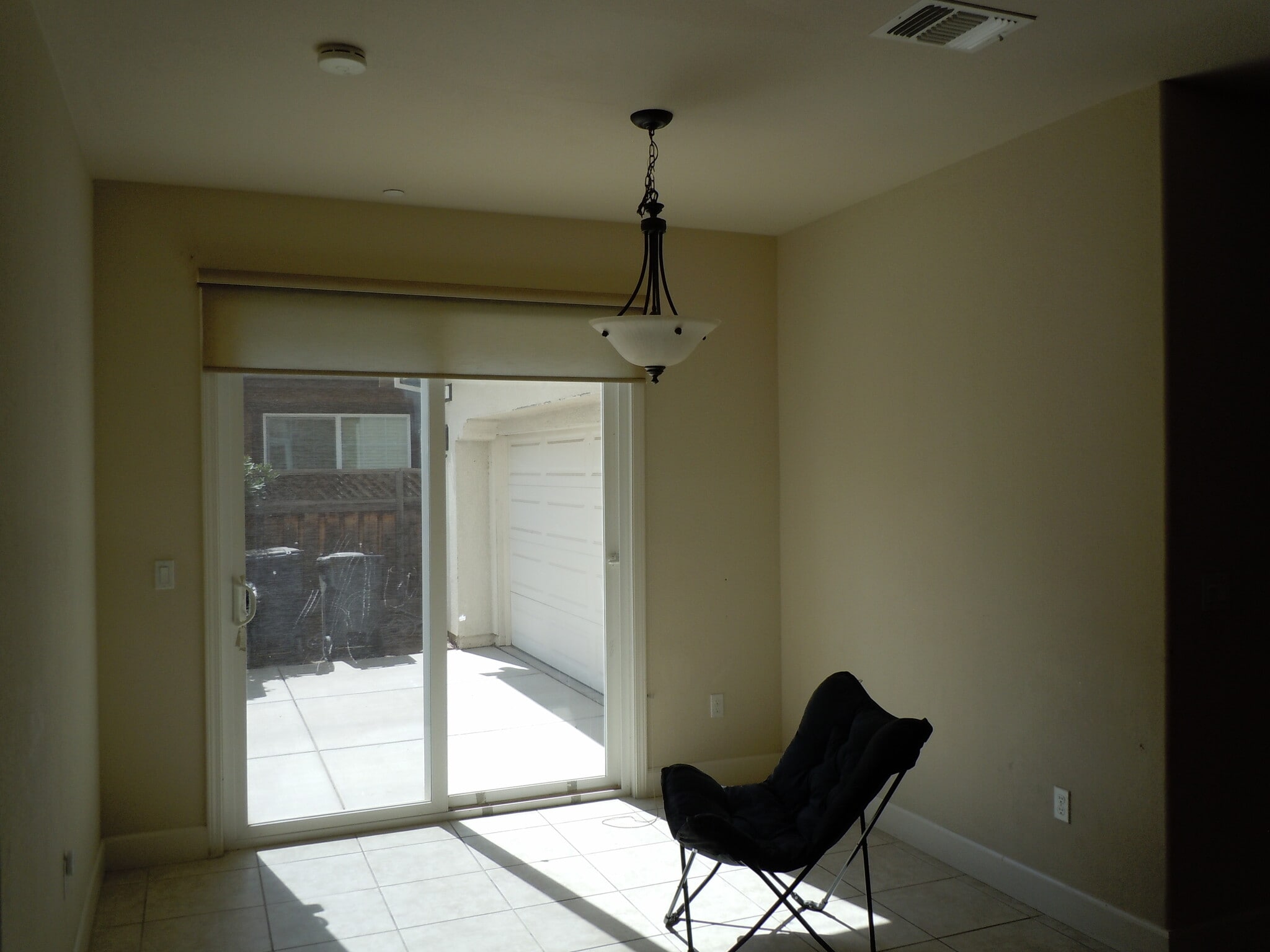 Building Photo - 537 W Esplanade Dr