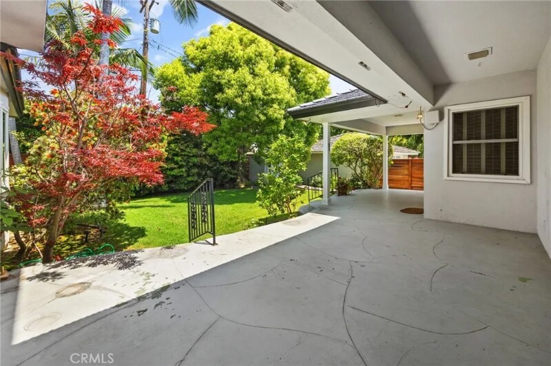 Building Photo - 5431 E El Jardin St